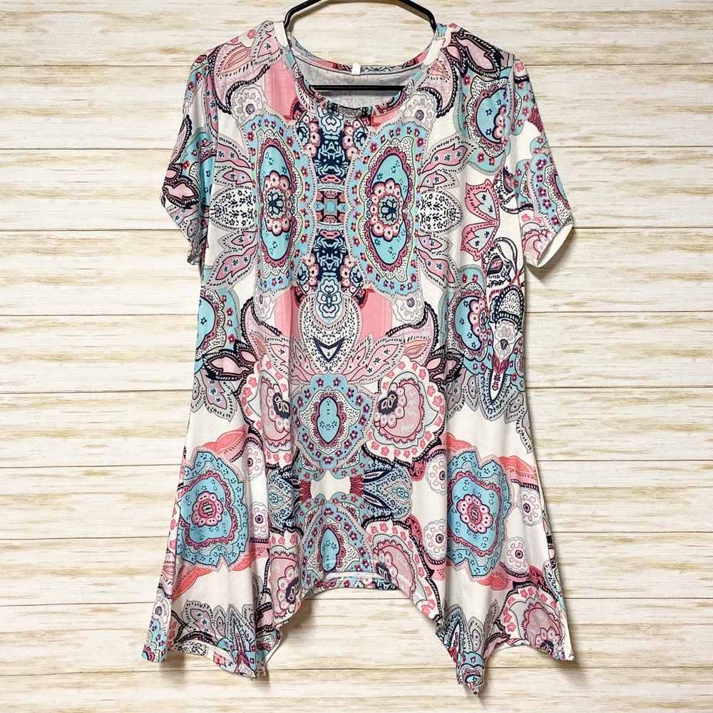 Women's Multicolored/Patterned Flowy Long Tee